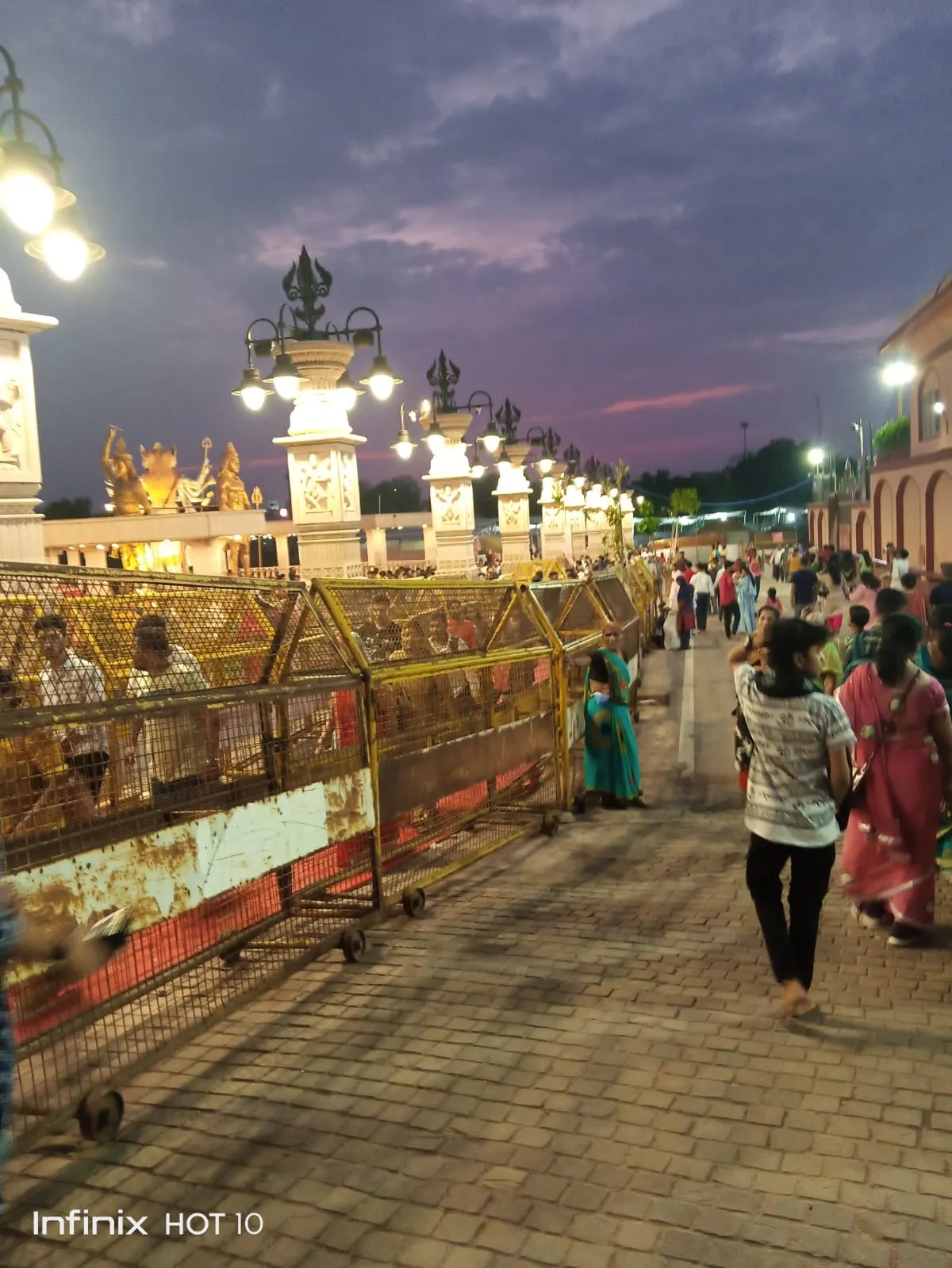 महाकाल लोक, मंदिर तक जाने वाला बलुआ पत्थर का गलियारा